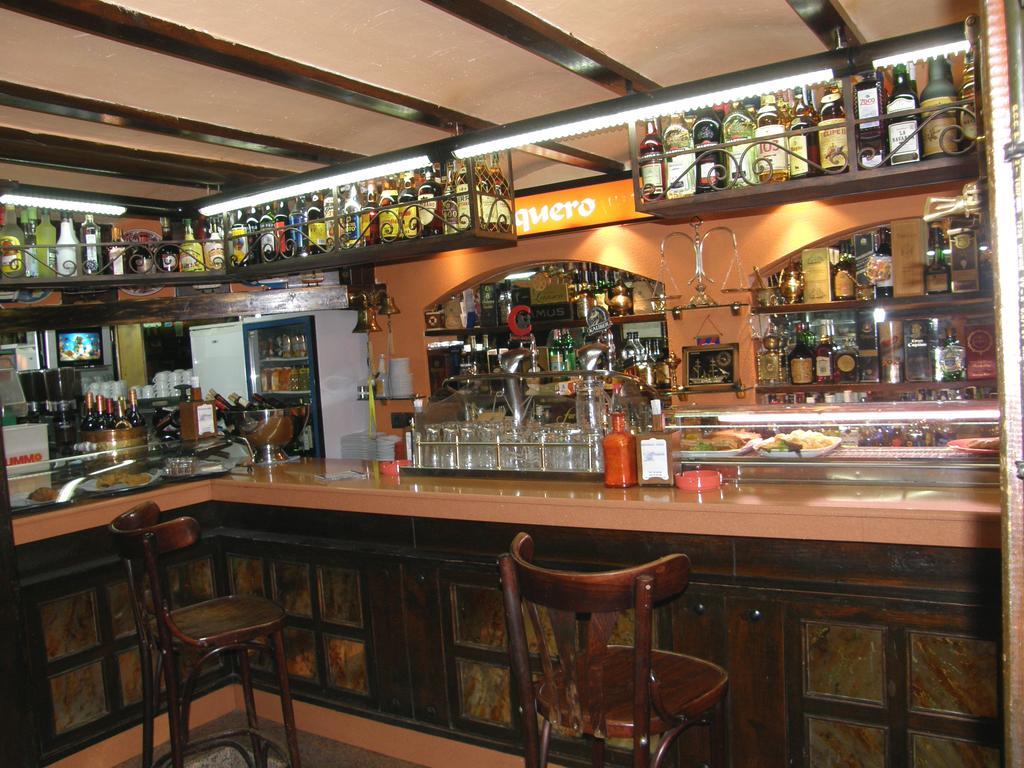 Hostal El Pesquero Burgos Ngoại thất bức ảnh