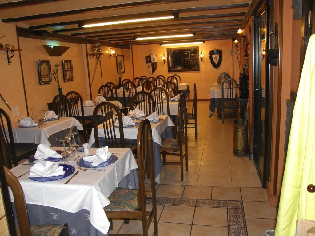 Hostal El Pesquero Burgos Ngoại thất bức ảnh