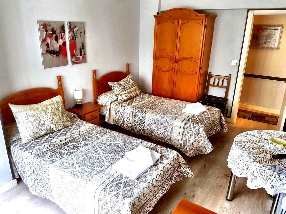 Hostal El Pesquero Burgos Ngoại thất bức ảnh