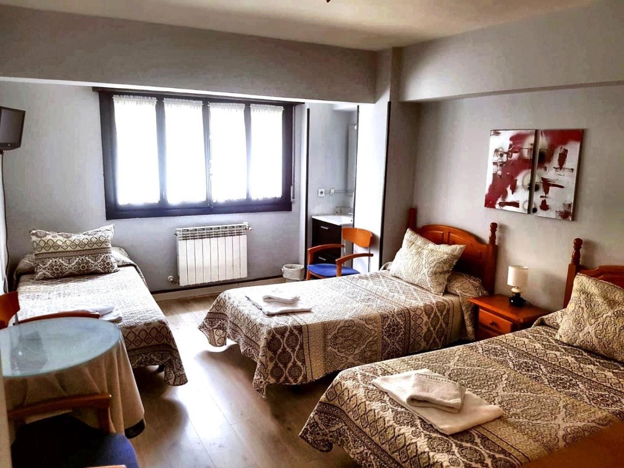 Hostal El Pesquero Burgos Ngoại thất bức ảnh